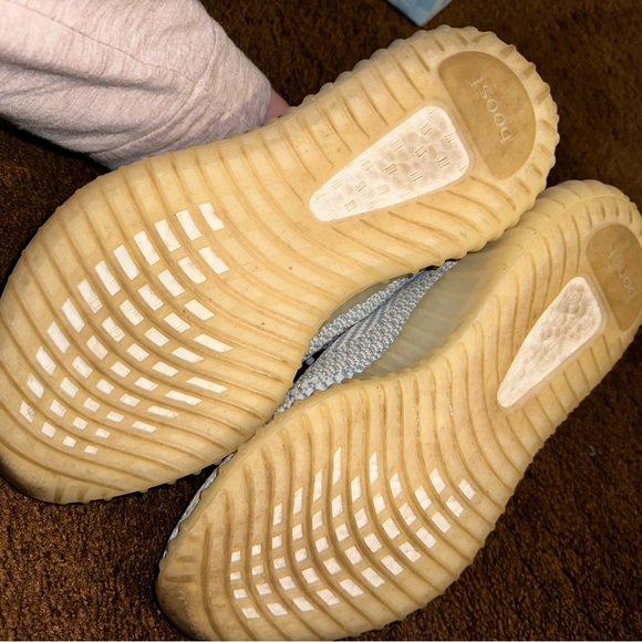 Yeezy boost 350 V2 Cloud White worn a few times but great condition - Picture 3 of 6
